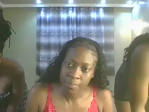 Snapshot of Sweetie_G chatting on June 3, 5:17 pm Sweetie G online show from June 3, 5:17 pm