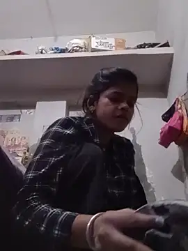 Snapshot of Hot_bhabi0123 chatting on June 21, 1:44 am Hot bhabi0123 online show from June 21, 1:44 am