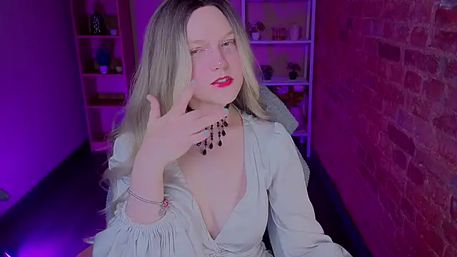 AuroraGlo online show from June 4, 9:30 pm