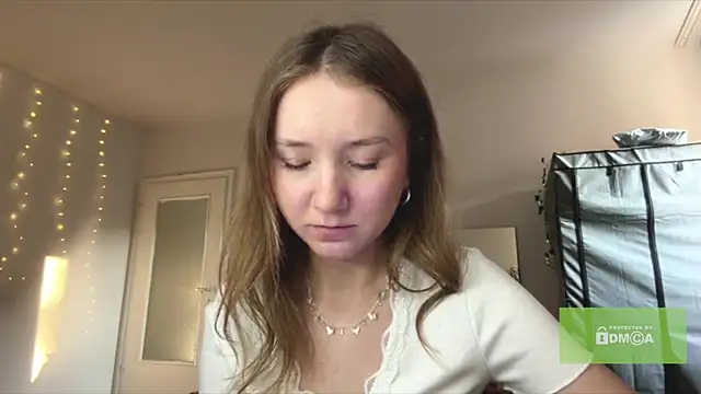 Snapshot of smalllisa chatting on July 9, 6:29 pm smalllisa online show from July 9, 6:29 pm