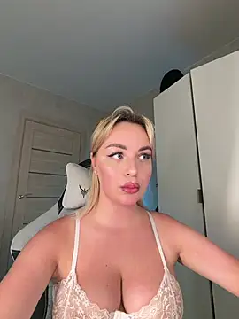 Snapshot of Mila-milm chatting on July 13, 3:33 pm Mila-milm online show from July 13, 3:33 pm