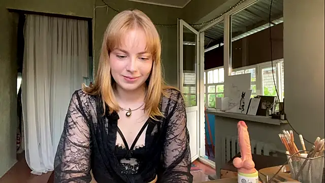 Snapshot of LollyAngel chatting on June 26, 4:35 pm LollyAngel online show from June 26, 4:35 pm