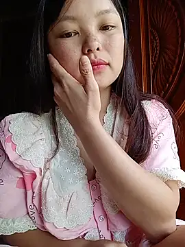 Snapshot of Linna-bae chatting on July 5, 1:10 am Linna-bae online show from July 5, 1:10 am