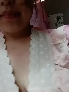 Snapshot of Linna-bae chatting on July 3, 1:12 am Linna-bae online show from July 3, 1:12 am