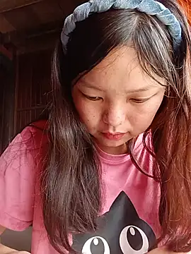 Snapshot of Linna-bae chatting on June 27, 1:55 am Linna-bae online show from June 27, 1:55 am