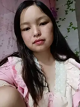 Snapshot of Linna-bae chatting on July 5, 11:06 am Linna-bae online show from July 5, 11:06 am