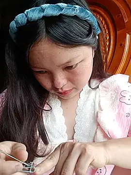 Snapshot of Linna-bae chatting on June 30, 1:49 am Linna-bae online show from June 30, 1:49 am