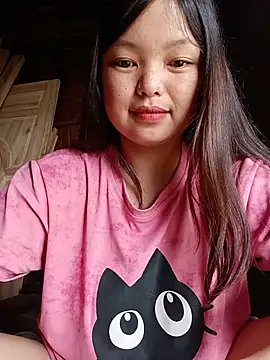 Snapshot of Linna-bae chatting on June 19, 1:11 am Linna-bae online show from June 19, 1:11 am