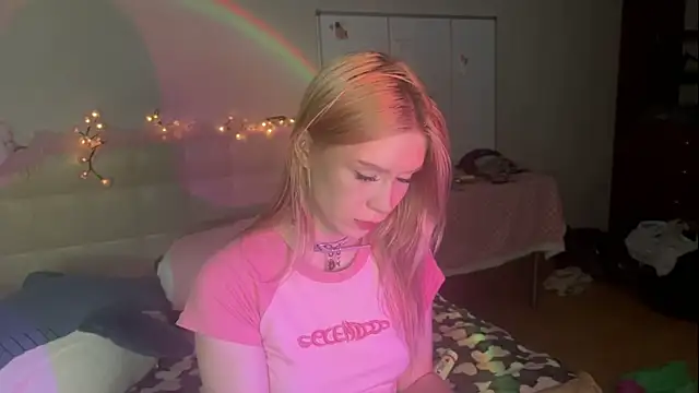 sexy cute18 online show from July 26, 10:49 pm