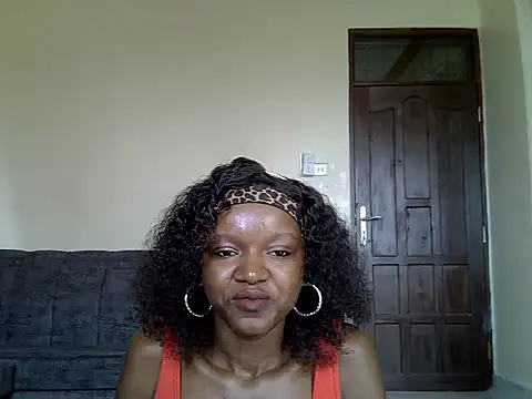 Snapshot of Urfavvduo chatting on July 16, 6:32 am Urfavvduo online show from July 16, 6:32 am