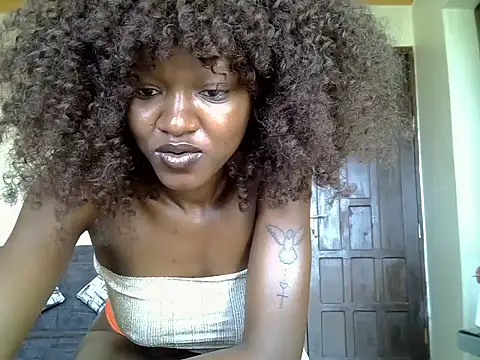 Snapshot of Urfavvduo chatting on July 18, 5:49 am Urfavvduo online show from July 18, 5:49 am