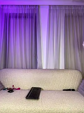Snapshot of ValentinaMonroee chatting on July 18, 7:22 pm ValentinaMonroee online show from July 18, 7:22 pm