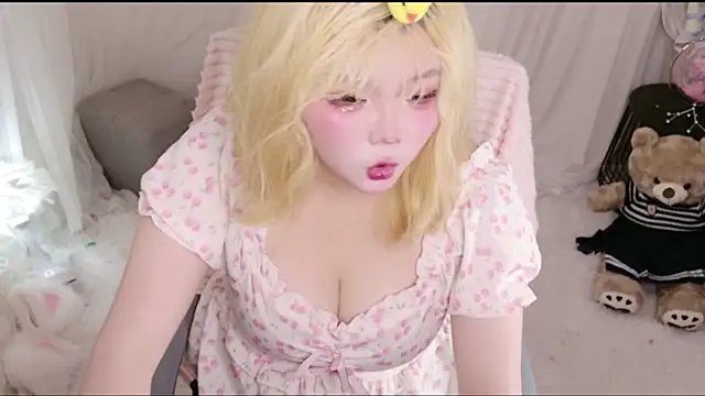 Snapshot of YaMi-11 chatting on July 11, 4:24 am YaMi-11 online show from July 11, 4:24 am