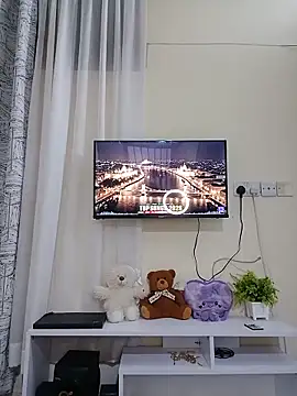 Snapshot of Sweet-Hennessy chatting on June 20, 3:17 pm Sweet-Hennessy online show from June 20, 3:17 pm