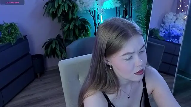 Snapshot of Lina_deels chatting on July 4, 7:29 pm Lina deels online show from July 4, 7:29 pm