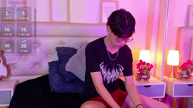 Kim Adrien online show from June 4, 3:33 am