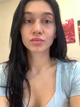 Camilla  Noor online show from June 11, 4:37 pm