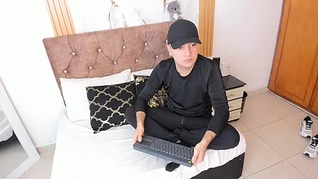 mike fox07 online show from June 3, 6:12 pm