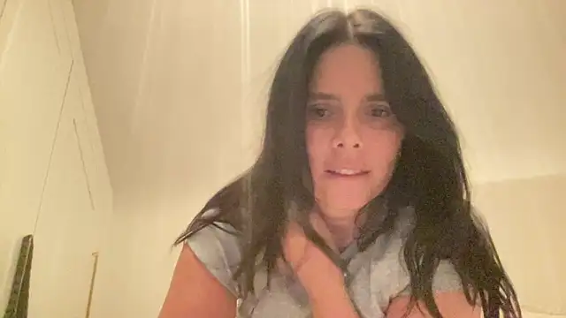 JadeLucy online show from June 4, 8:13 pm