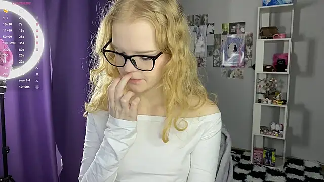 evetease online show from June 15, 4:34 am