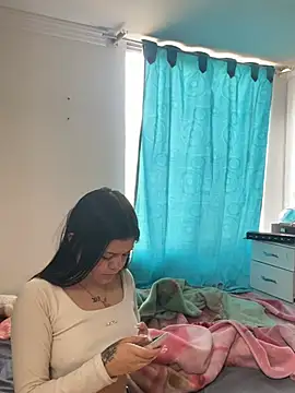 Snapshot of Camila_Duarte_2 chatting on July 8, 1:56 pm Camila Duarte 2 online show from July 8, 1:56 pm