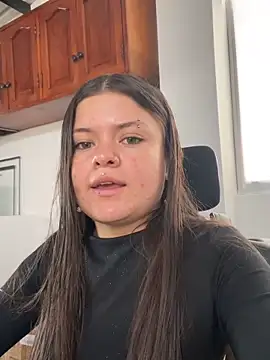Snapshot of Camila_Duarte_2 chatting on June 10, 1:56 pm Camila Duarte 2 online show from June 10, 1:56 pm