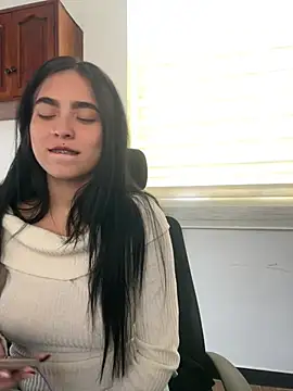 Snapshot of Sara_fernandez- chatting on July 6, 3:36 pm Sara fernandez- online show from July 6, 3:36 pm