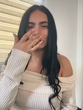 Snapshot of Sara_fernandez- chatting on June 18, 1:49 pm Sara fernandez- online show from June 18, 1:49 pm