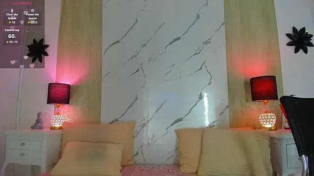 Snapshot of DanniValencia chatting on June 20, 10:48 pm DanniValencia online show from June 20, 10:48 pm