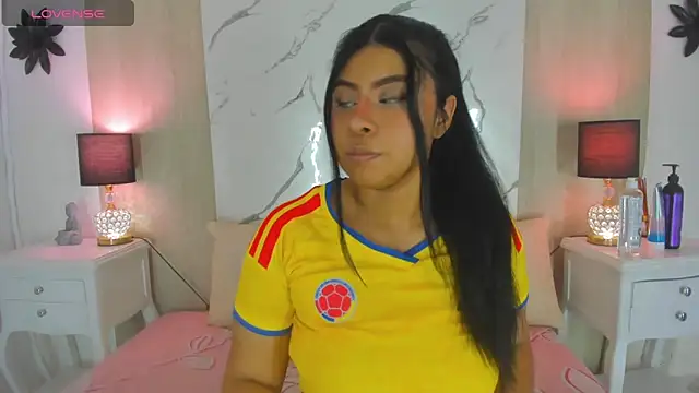 Snapshot of DanniValencia chatting on June 28, 7:42 pm DanniValencia online show from June 28, 7:42 pm