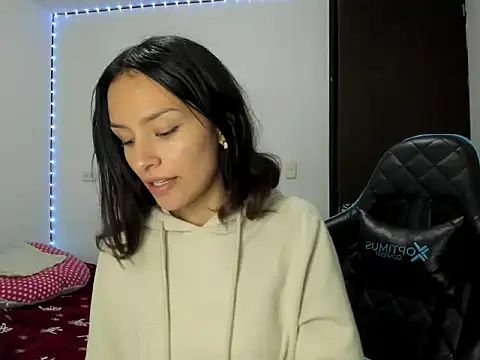 Snapshot of Megan_blue__ chatting on June 9, 10:22 pm Megan blue online show from June 9, 10:22 pm