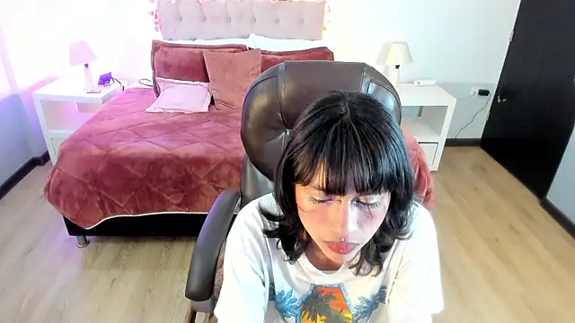 Snapshot of kat_cute__ chatting on June 17, 3:17 am kat cute online show from June 17, 3:17 am