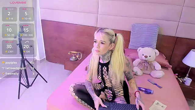 Snapshot of _mariangel1 chatting on June 14, 3:57 pm mariangel1 online show from June 14, 3:57 pm