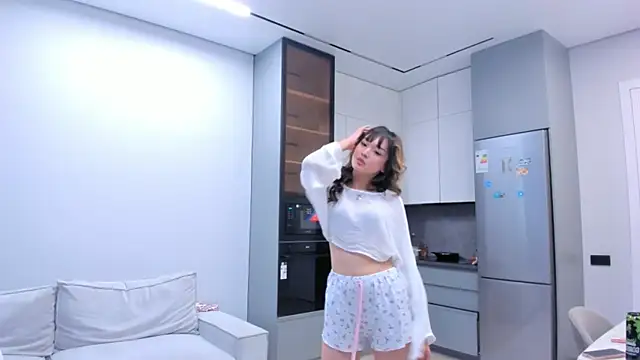 Snapshot of akari_star chatting on June 14, 4:35 am akari star online show from June 14, 4:35 am