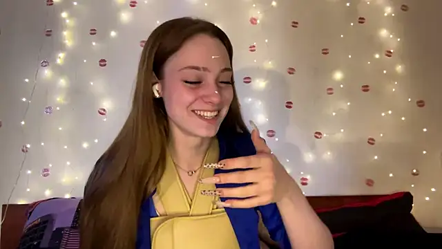Snapshot of itskylieee chatting on June 16, 10:04 am itskylieee online show from June 16, 10:04 am