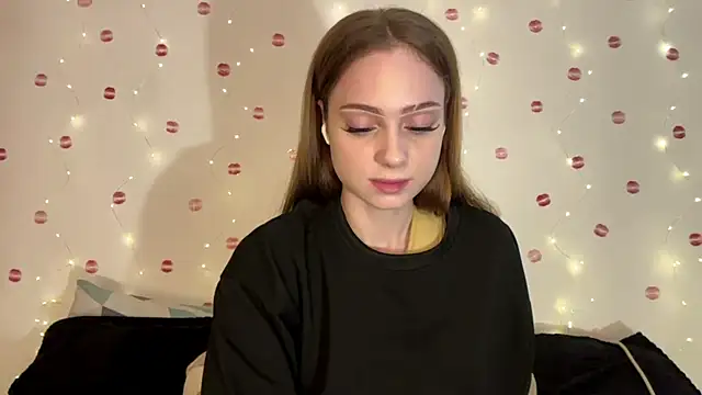 Snapshot of itskylieee chatting on July 1, 10:26 am itskylieee online show from July 1, 10:26 am