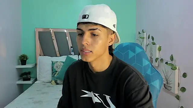 Snapshot of Axel_Mendozaa chatting on June 29, 4:07 pm Axel Mendozaa online show from June 29, 4:07 pm