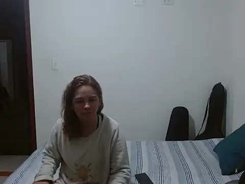 Snapshot of Chiquisexy1 chatting on June 17, 3:17 am Chiquisexy1 online show from June 17, 3:17 am