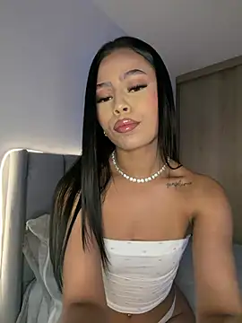 Snapshot of Michell_se chatting on June 18, 5:06 am Michell se online show from June 18, 5:06 am
