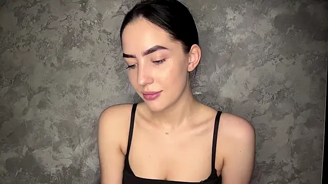 Snapshot of Ailish_Loveee chatting on July 20, 3:58 pm Ailish Loveee online show from July 20, 3:58 pm