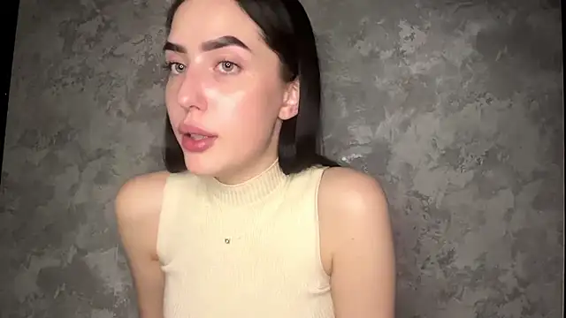 Snapshot of Ailish_Loveee chatting on July 19, 3:53 pm Ailish Loveee online show from July 19, 3:53 pm
