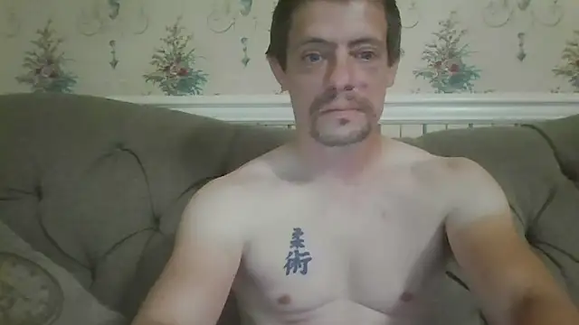 Snapshot of Daddy_Smallz_xxx chatting on June 15, 1:17 am Daddy Smallz xxx online show from June 15, 1:17 am