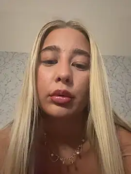 Parisafterdarkk online show from June 7, 7:30 pm