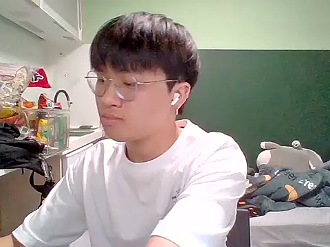 Snapshot of Yang_571 chatting on June 10, 7:37 pm Yang 571 online show from June 10, 7:37 pm