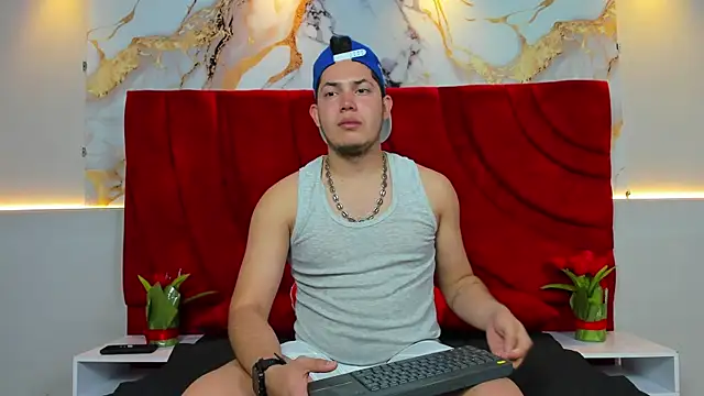 Snapshot of gael_prince_ chatting on June 19, 8:36 pm gael prince online show from June 19, 8:36 pm