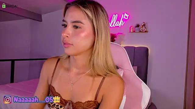 Snapshot of Nallah__ chatting on July 12, 2:23 am Nallah online show from July 12, 2:23 am