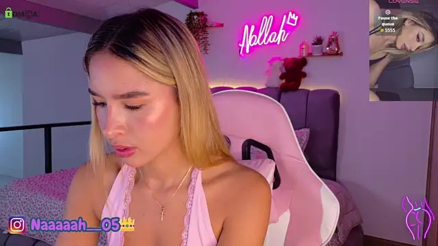 Snapshot of Nallah__ chatting on June 21, 1:39 pm Nallah online show from June 21, 1:39 pm