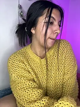 Snapshot of isara_a chatting on June 18, 9:14 am isara a online show from June 18, 9:14 am