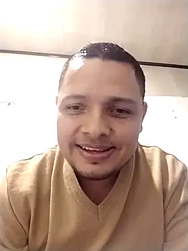 Snapshot of EnzoDesire chatting on July 1, 7:52 am EnzoDesire online show from July 1, 7:52 am