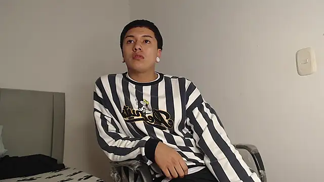 Owenn  blueee online show from July 10, 3:39 am